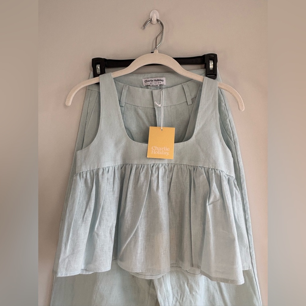 Charlie Holiday / linen set / top-size: (XS) / bottom-size: (S) color: baby blue - Picture 2 of 10